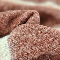 Plaid en mélange de laine - Charlotte (rose)