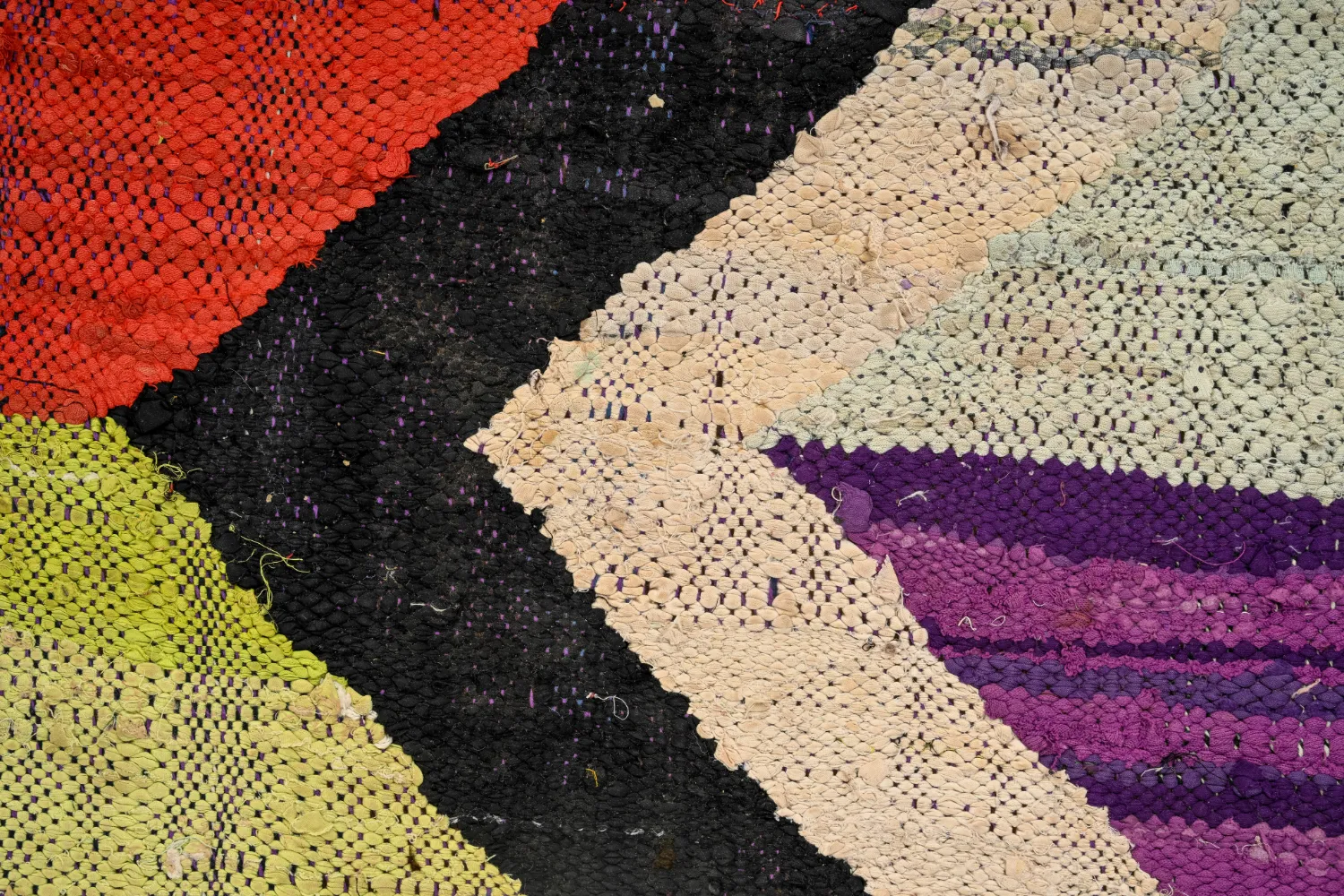 Tapis berbère marocain Boucherouite 135 x 245 cm
