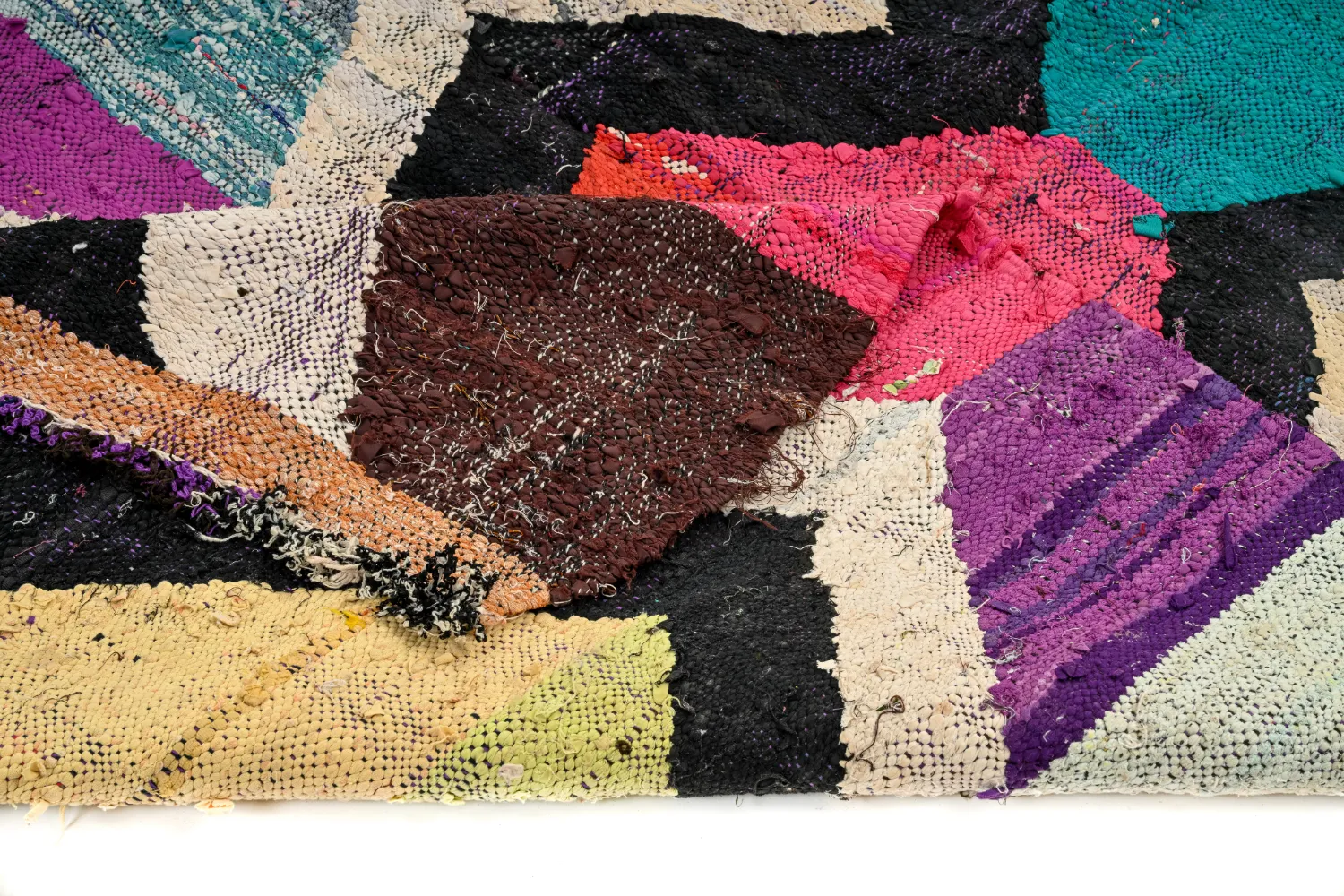 Tapis berbère marocain Boucherouite 135 x 245 cm