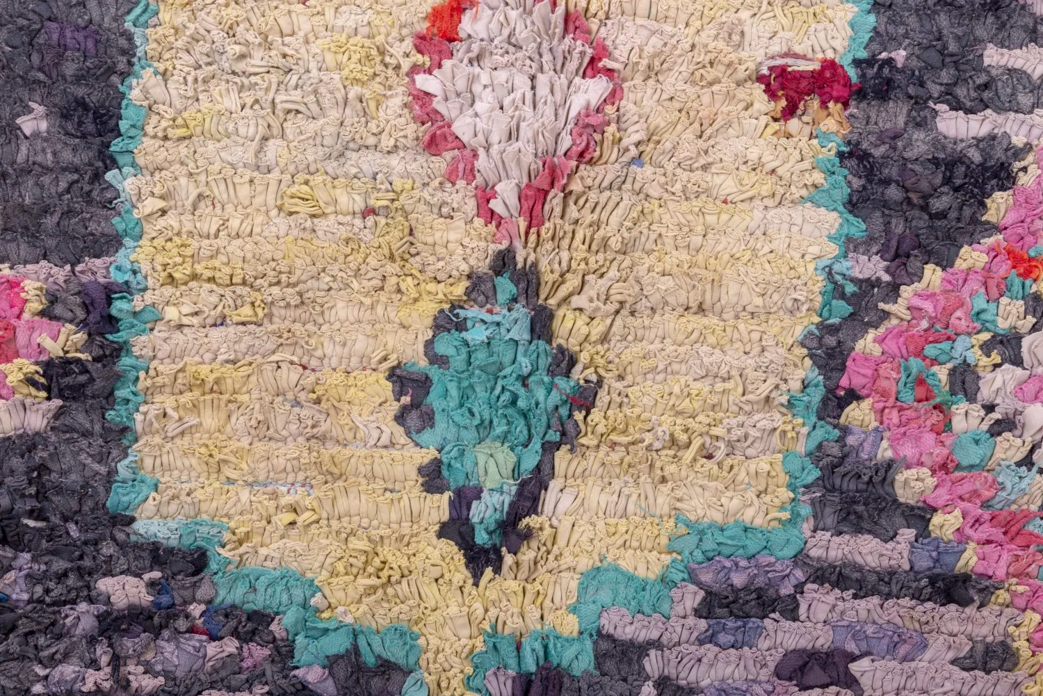 Tapis Marocain Berbère Boucherouite 240 x 155 cm