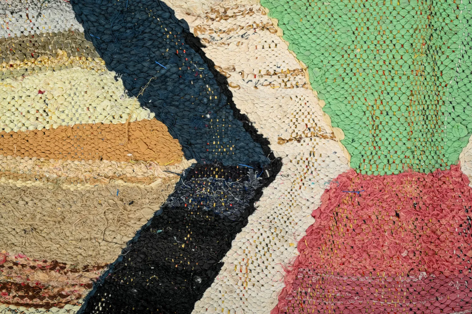 Tapis berbère marocain Boucherouite 135 x 215 cm