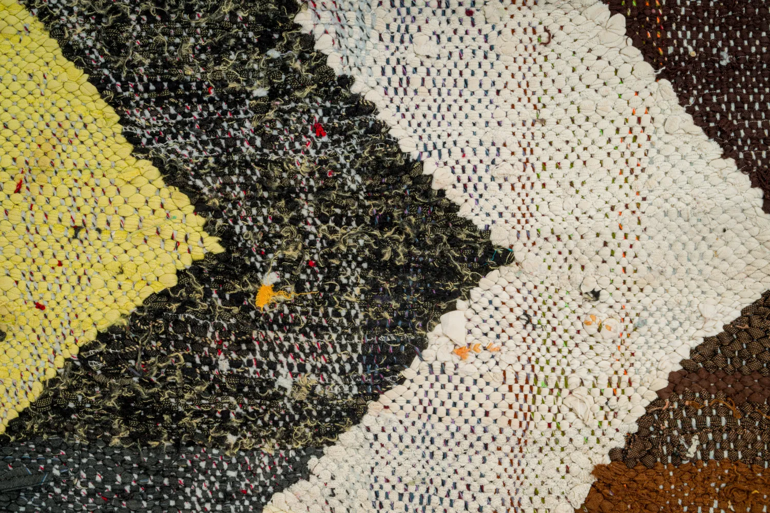 Tapis berbère marocain Boucherouite 135 x 230 cm