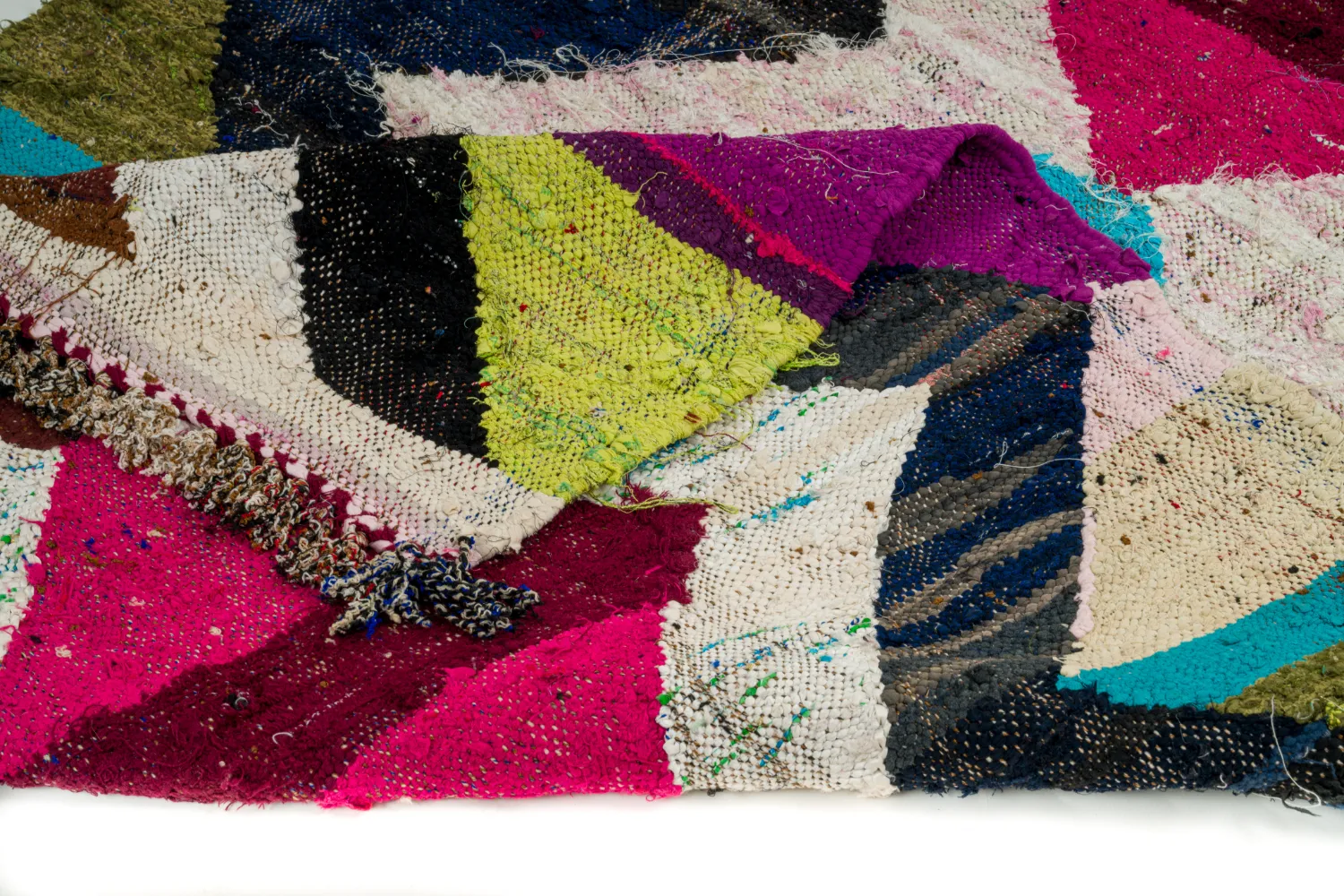 Tapis berbère marocain Boucherouite 135 x 230 cm