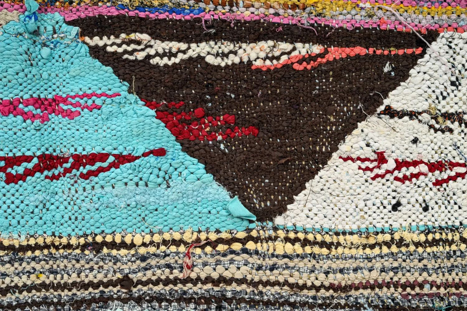 Tapis berbère marocain Boucherouite 135 x 235 cm