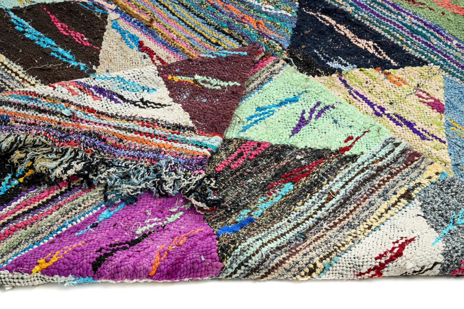 Tapis berbère marocain Boucherouite 135 x 235 cm