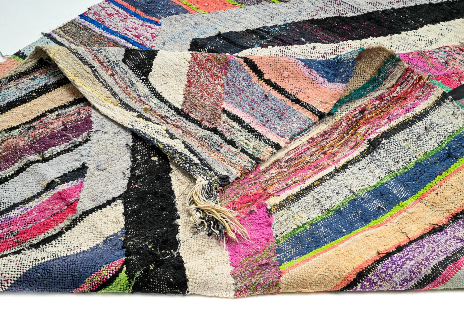 Tapis berbère marocain Boucherouite 135 x 240 cm