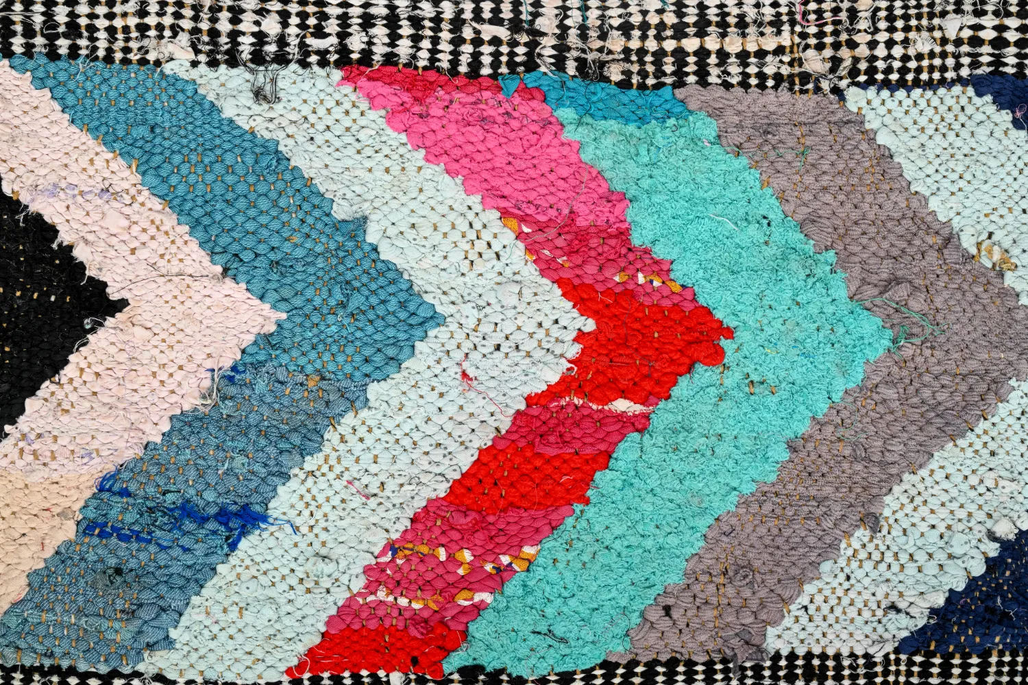 Tapis berbère marocain Boucherouite 145 x 270 cm