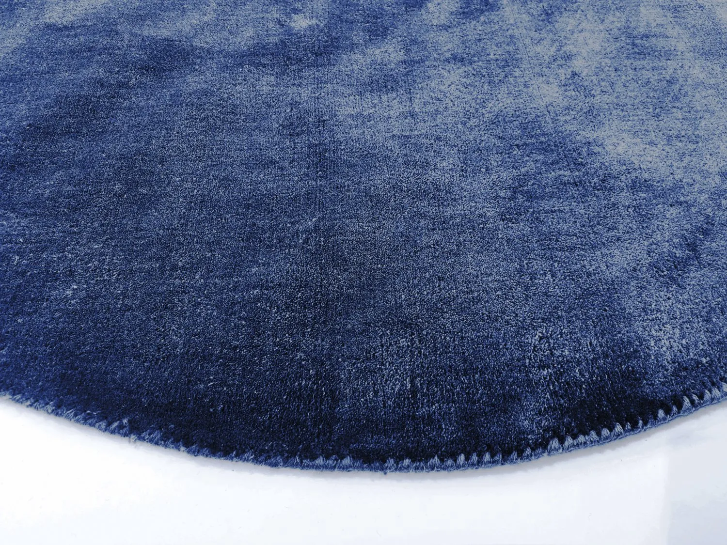 Tapis rond - PET recyclé avec aspect viscose (bleu marine)