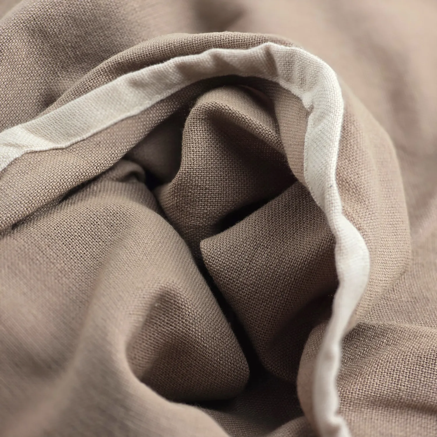 Nappe en coton Yrsa (beige foncé)