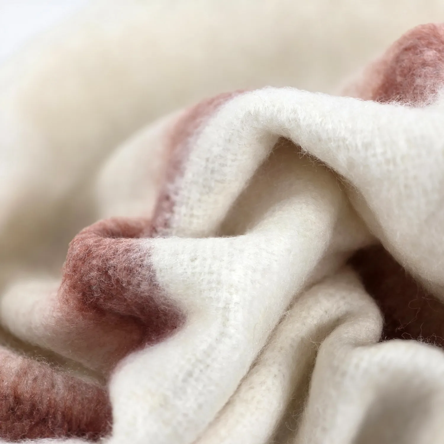 Plaid en mélange de laine - Miranda (rose)