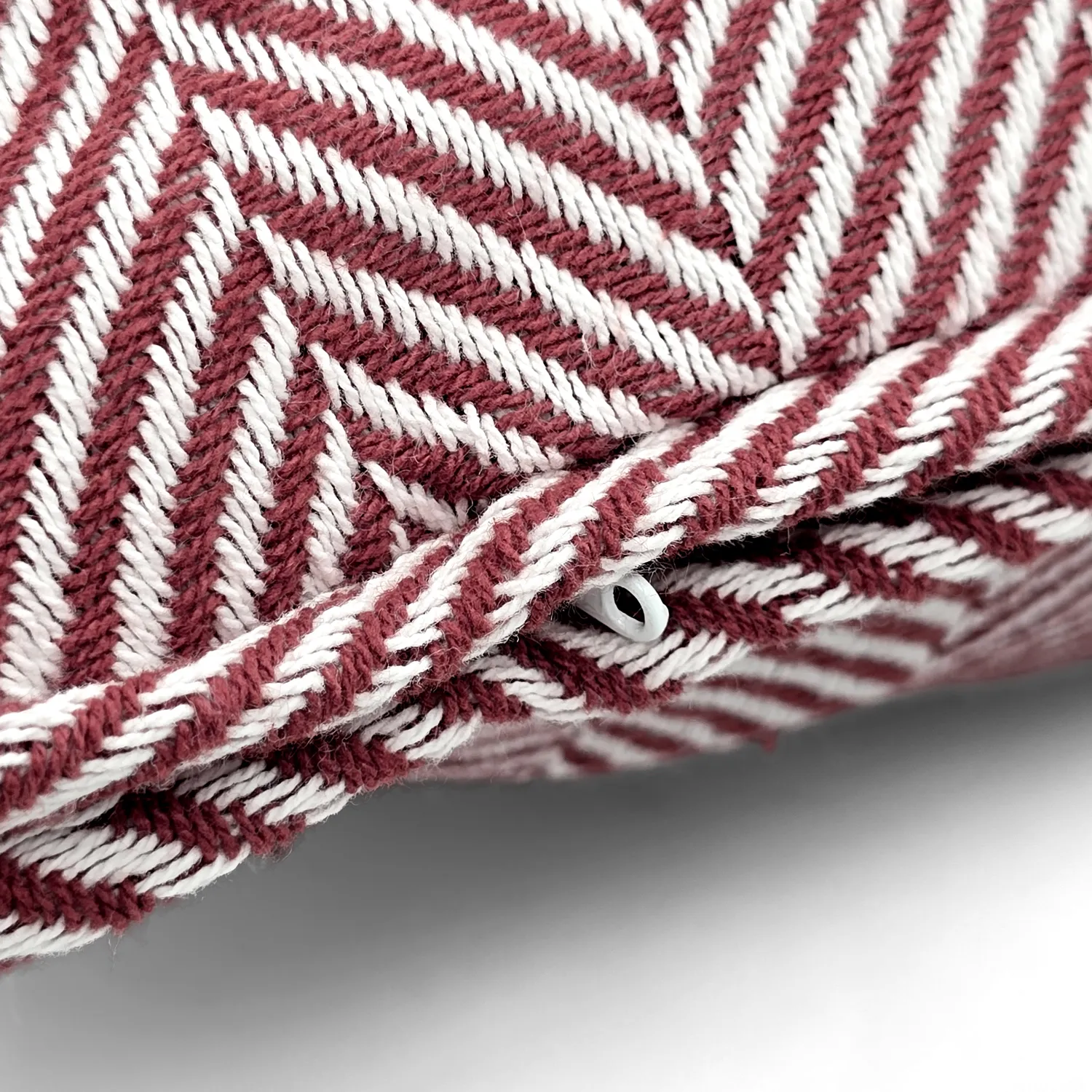 Housse de coussin - Denisa Fishbone (rouge/blanc)