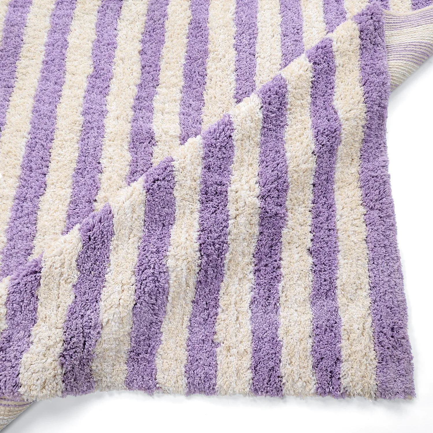 Tapis shaggy - Thira Stripe Cotton Shaggy (crème/violet clair)