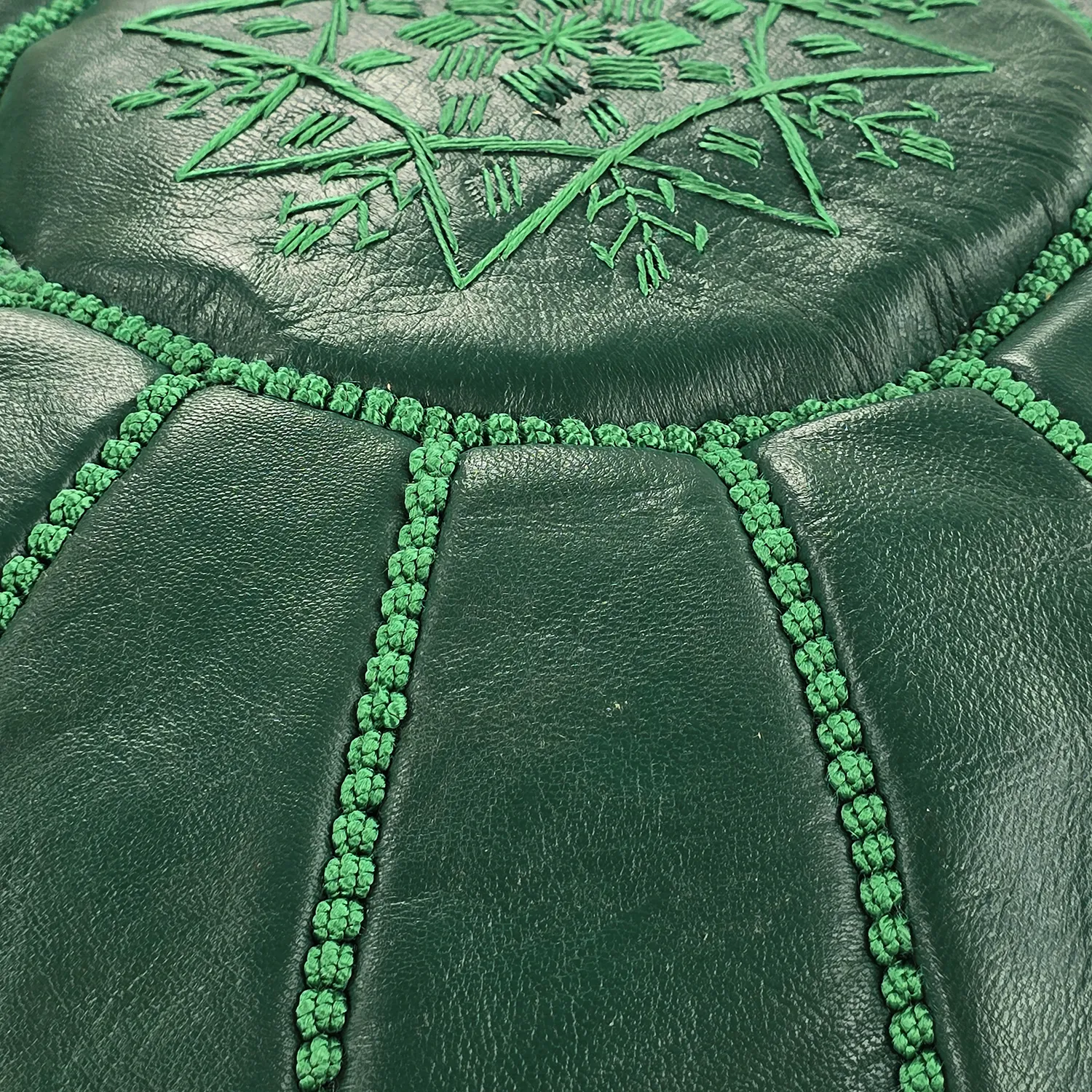Pouf - Marocain en cuir (vert foncé)