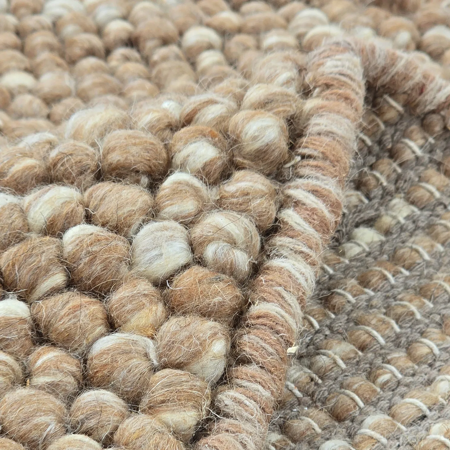 Tapis rond - Avafors Wool Bubble (marron clair/blanc)