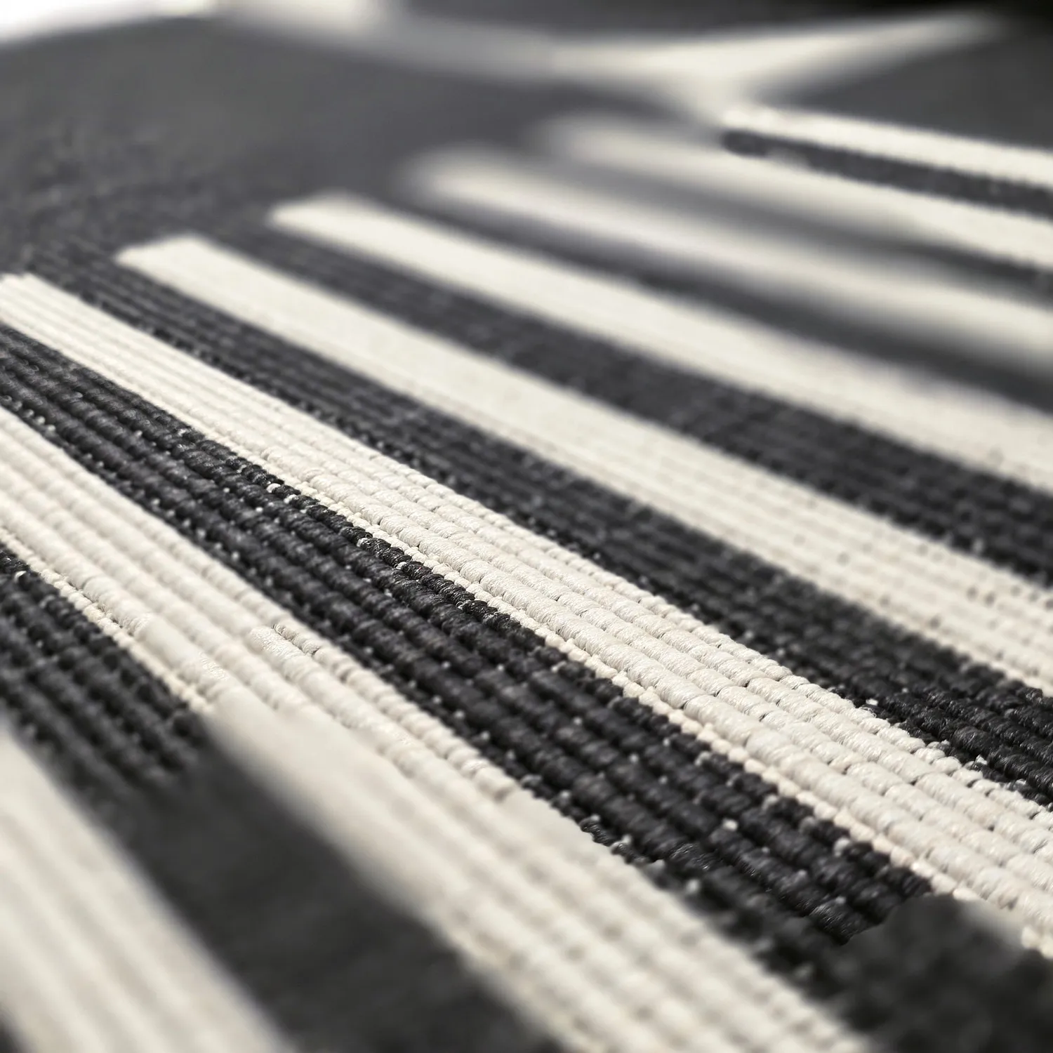 Tapis d’intérieur et d’extérieur - Aurora (noir/blanc)
