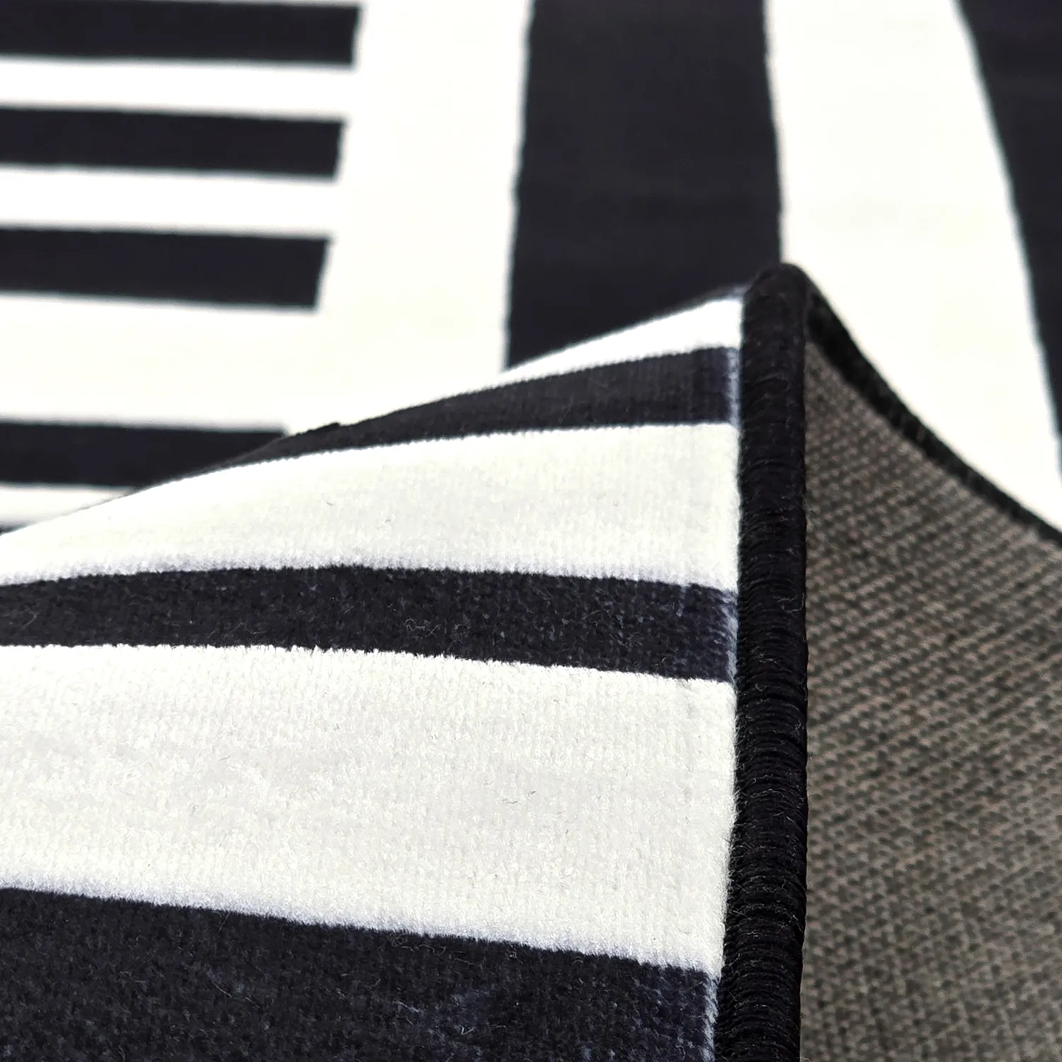 Tapis Wilton - Joma (noir/blanc)