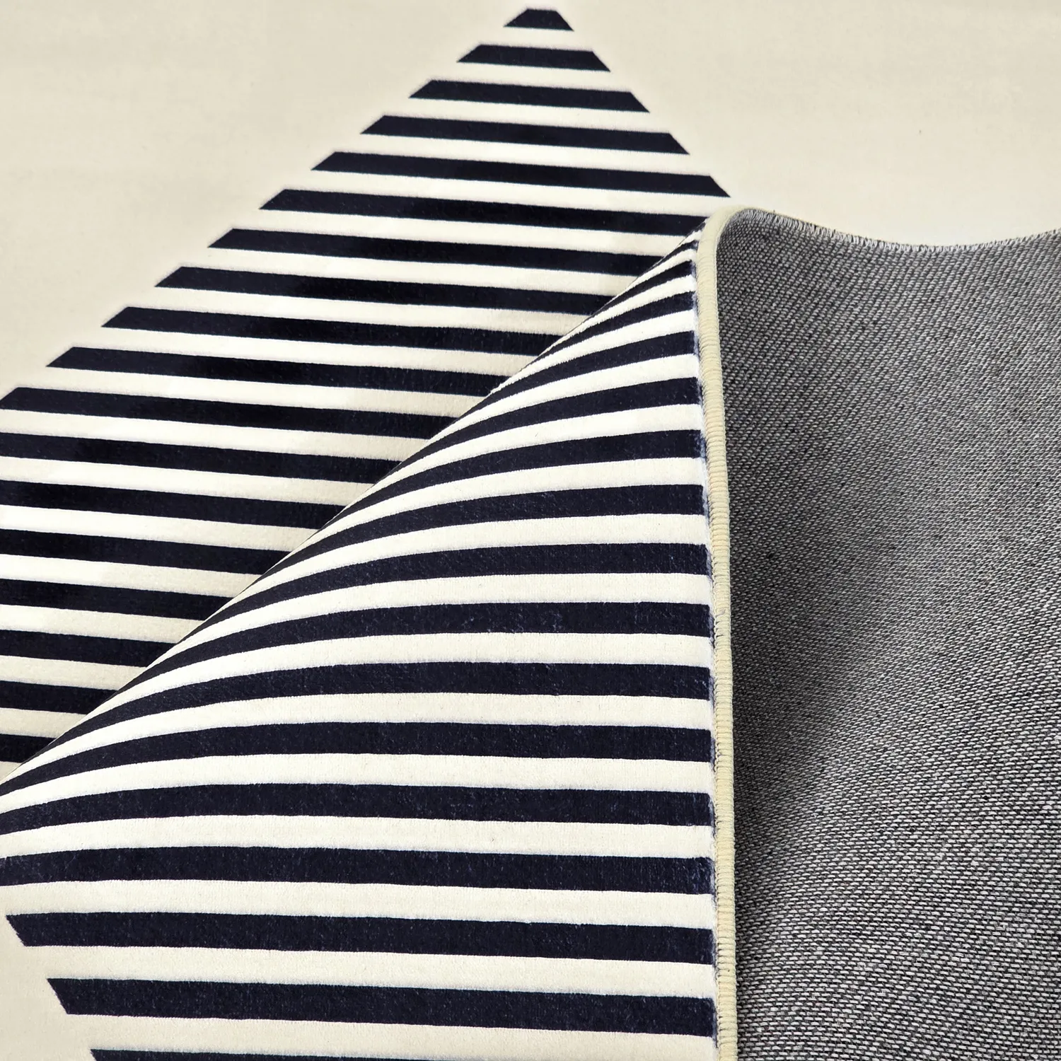 Tapis Wilton - Pucon (noir/crème)