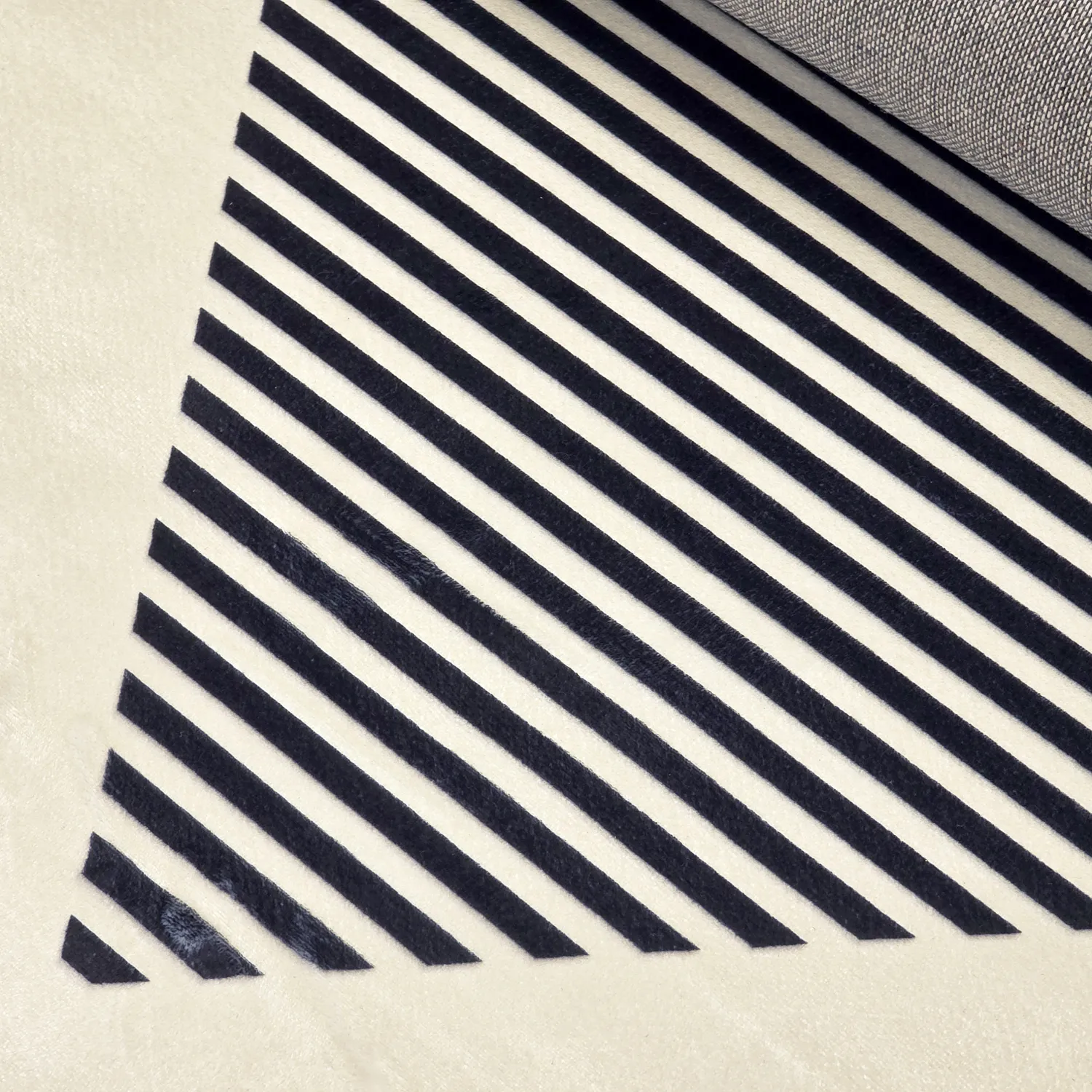 Tapis Wilton - Pucon (noir/crème)